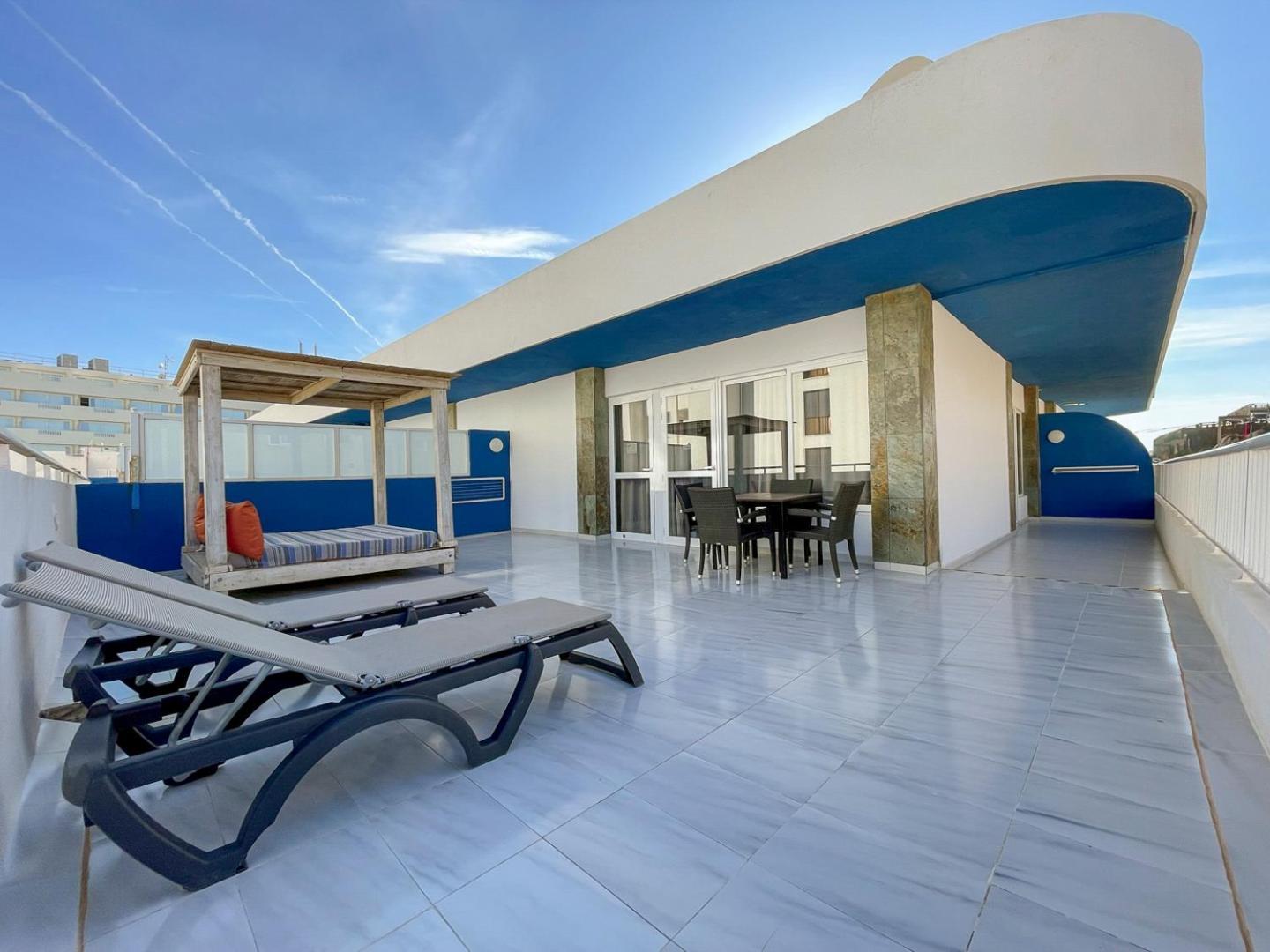 Apartamentos Cel Blau سانتا أيُلاريا ذيس ريو المظهر الخارجي الصورة